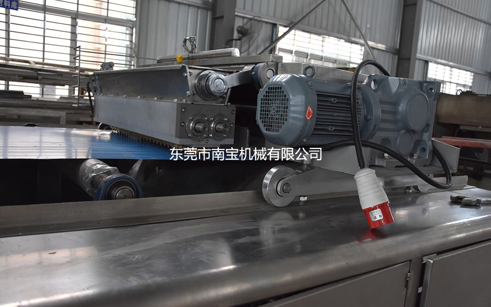 成型機